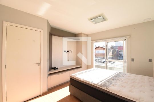 Suíte de casa de condomínio à venda com 3 quartos, 190m² em Bacacheri, Curitiba