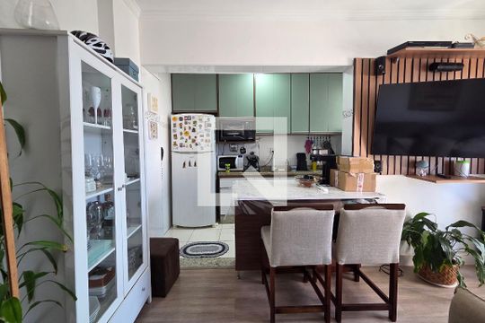 Sala de apartamento para alugar com 1 quarto, 50m² em Guilhermina, Praia Grande