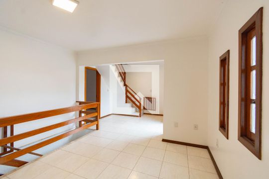 Casa para alugar com 5 quartos, 417m² em Harmonia, Canoas