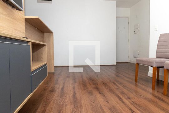 Sala de apartamento para alugar com 2 quartos, 62m² em Vila Anastácio, São Paulo