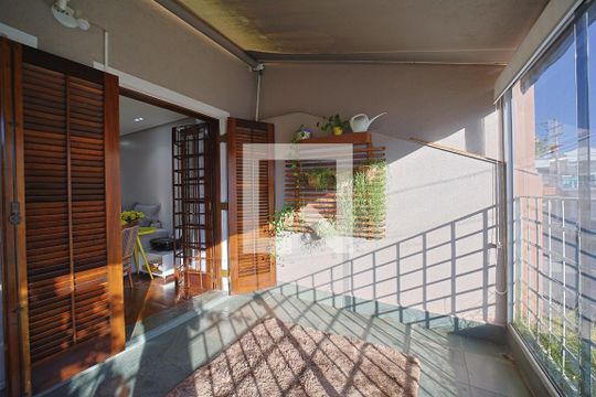 Varanda de casa à venda com 4 quartos, 200m² em Vila Salete, São Paulo