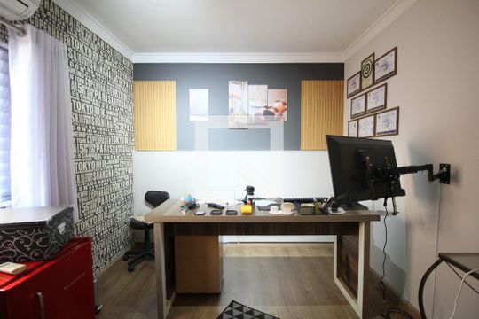 Casa para alugar com 3 quartos, 400m² em Jardim Mitsutani, São Paulo