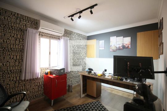 Casa para alugar com 3 quartos, 400m² em Jardim Mitsutani, São Paulo