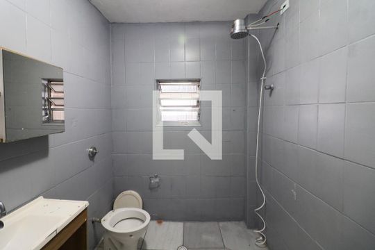 Banheiro de casa para alugar com 2 quartos, 75m² em Vila Osasco, Osasco