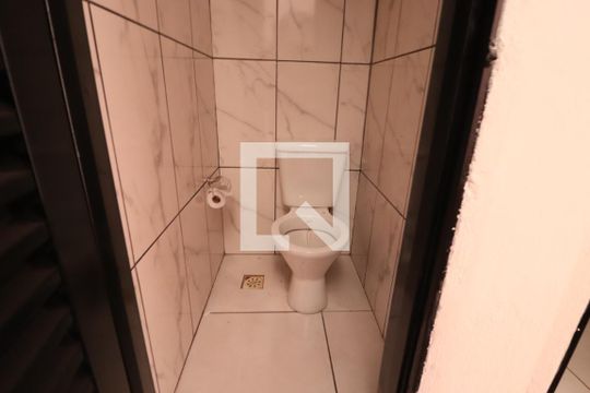 Banheiro de casa para alugar com 1 quarto, 50m² em Morumbi, Uberlândia