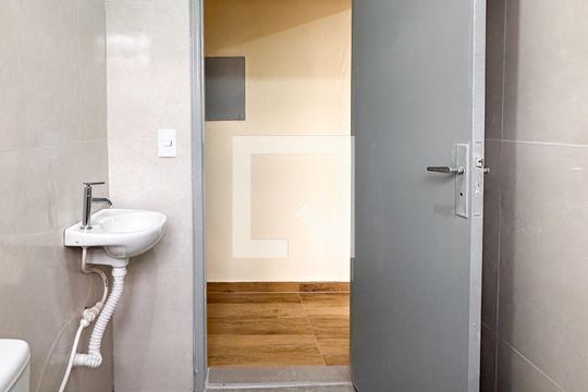 Banheiro Social de casa para alugar com 2 quartos, 81m² em Ferrazópolis, São Bernardo do Campo