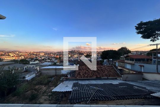 Casa à venda com 3 quartos, 150m² em São Salvador, Belo Horizonte