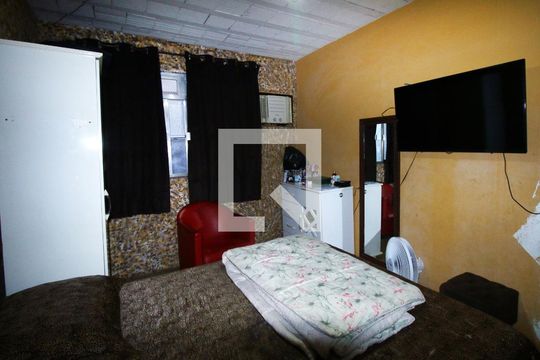 Quarto 1 de casa para alugar com 3 quartos, 180m² em Olaria, Rio de Janeiro