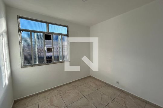 Quarto 2 de casa para alugar com 2 quartos, 60m² em Guadalupe, Rio de Janeiro