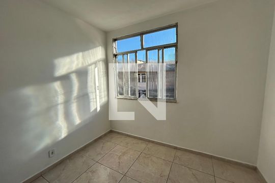 Quarto 2 de casa para alugar com 2 quartos, 60m² em Guadalupe, Rio de Janeiro