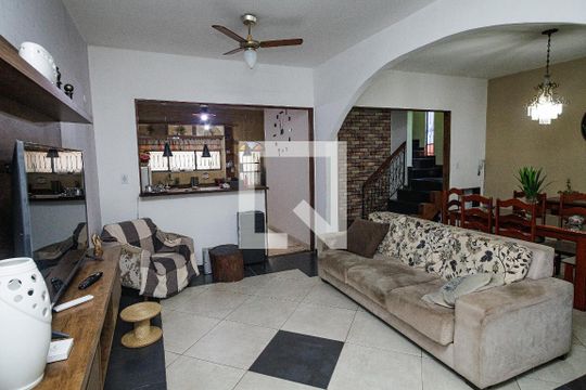 Casa à venda com 5 quartos, 550m² em Campo Grande, Rio de Janeiro
