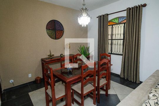 Casa à venda com 5 quartos, 550m² em Campo Grande, Rio de Janeiro