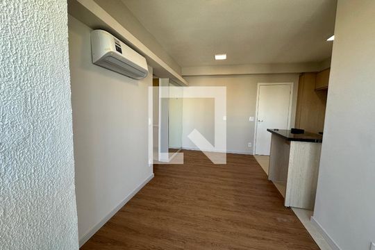Sala de apartamento para alugar com 2 quartos, 48m² em Nova Aldeinha, Barueri