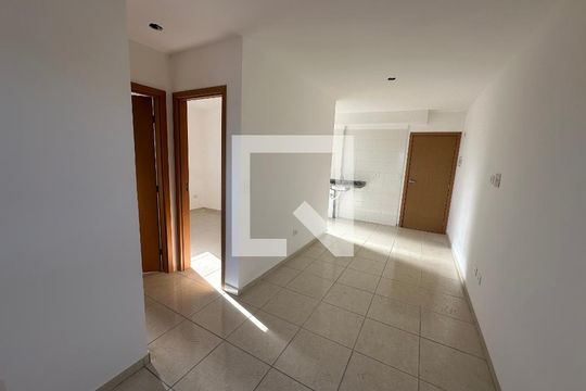 Sala de apartamento para alugar com 2 quartos, 46m² em Parque Sao Vicente, São Vicente