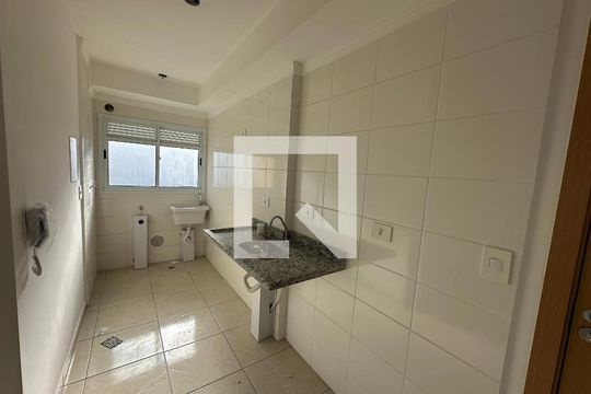 Cozinha de apartamento para alugar com 2 quartos, 46m² em Parque Sao Vicente, São Vicente
