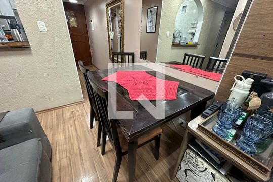 Sala de apartamento à venda com 2 quartos, 48m² em Jardim Regina, São Paulo