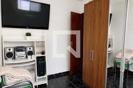 Sala de apartamento para alugar com 2 quartos, 44m² em Bangu Senador Camará , Rio de Janeiro