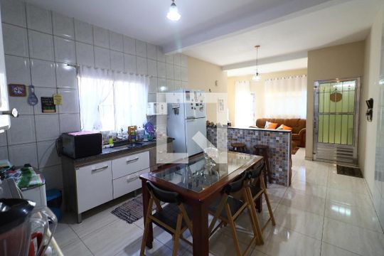 Sala/Cozinha de casa à venda com 5 quartos, 260m² em Conceicao, Osasco