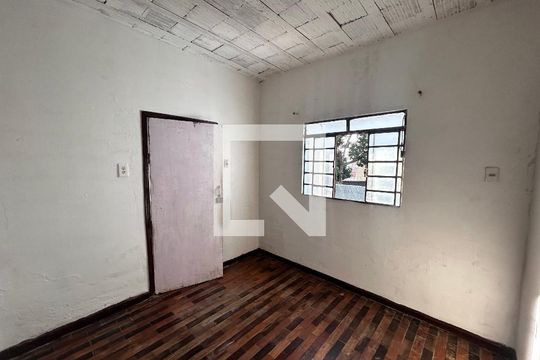 Casa para alugar com 2 quartos, 60m² em Glória, Belo Horizonte