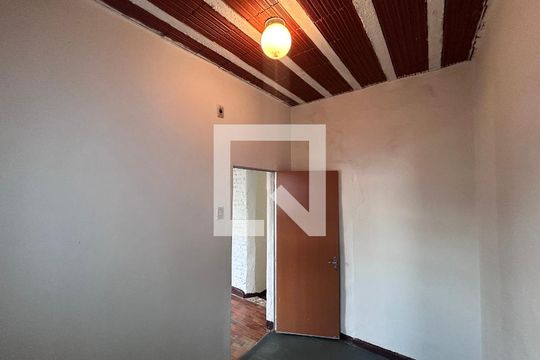 Casa para alugar com 2 quartos, 60m² em Glória, Belo Horizonte