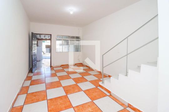 Sala  de casa à venda com 2 quartos, 102m² em Jardim Maria Virginia, São Paulo