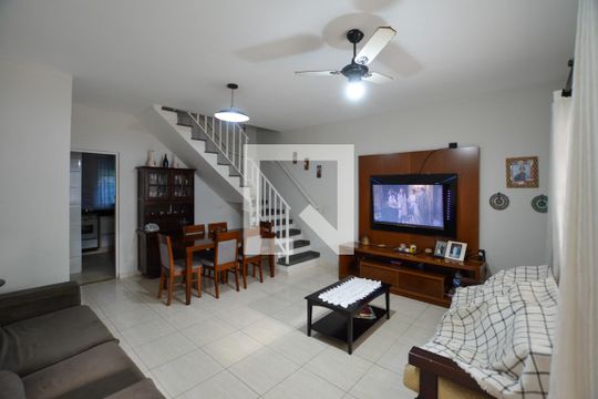 SALA de casa à venda com 3 quartos, 730m² em Jardim Everest, São Paulo