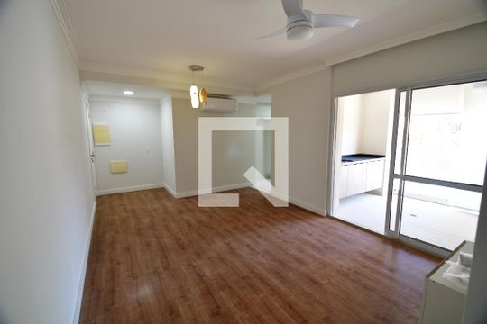 Sala de apartamento para alugar com 2 quartos, 80m² em Cambuí, Campinas