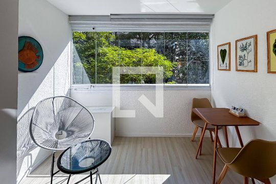 Apartamento para alugar com 1 quarto, 27m² em Vila Madalena, São Paulo