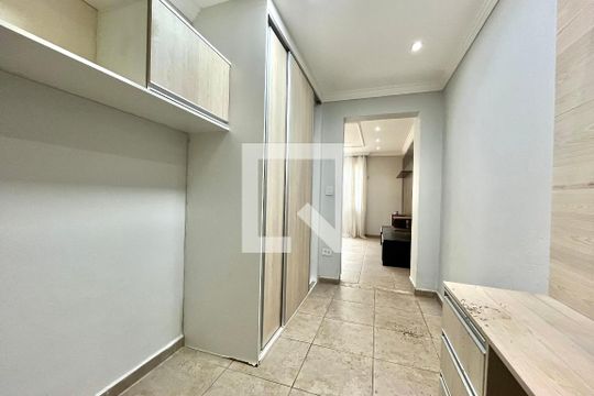 Quarto 2 de casa para alugar com 2 quartos, 60m² em Vila Guarani (zona Sul), São Paulo