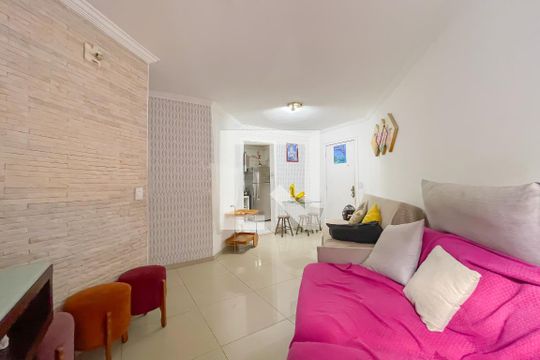 Sala de casa de condomínio à venda com 2 quartos, 57m² em Padroeira, Osasco