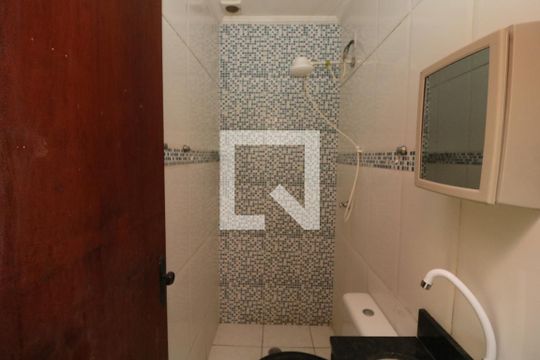 Banheiro de apartamento para alugar com 1 quarto, 56m² em Parque Sao Rafael, São Paulo
