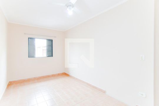 Quarto 2  de casa para alugar com 2 quartos, 125m² em Jardim Ipanema, Guarulhos