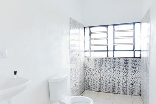 Banheiro de apartamento para alugar com 1 quarto, 70m² em Recreio São Jorge, Guarulhos