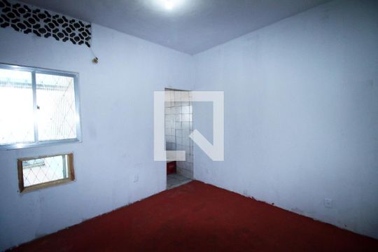 Quarto de casa para alugar com 1 quarto, 50m² em Rocha Miranda, Rio de Janeiro