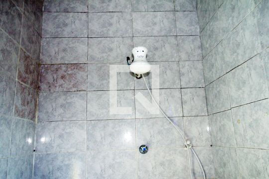 Banheiro  de casa para alugar com 1 quarto, 70m² em Rocha Miranda, Rio de Janeiro
