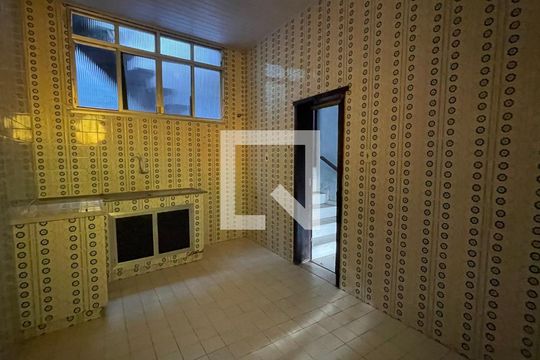 Cozinha de casa de condomínio para alugar com 3 quartos, 96m² em Tauá, Rio de Janeiro