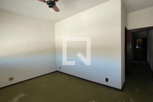 Suíte de casa de condomínio à venda com 3 quartos, 96m² em Tauá, Rio de Janeiro
