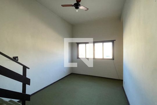 Sala de casa de condomínio para alugar com 3 quartos, 96m² em Tauá, Rio de Janeiro