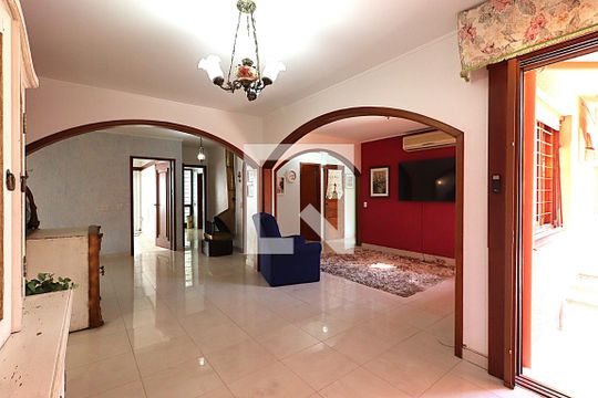 Casa à venda com 2 quartos, 223m² em Jardim Itu, Porto Alegre