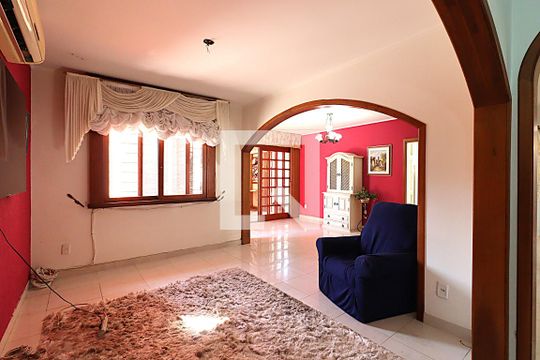 Casa à venda com 2 quartos, 223m² em Jardim Itu, Porto Alegre