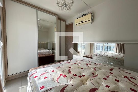 Suíte  de apartamento para alugar com 3 quartos, 106m² em Capoeiras, Florianópolis
