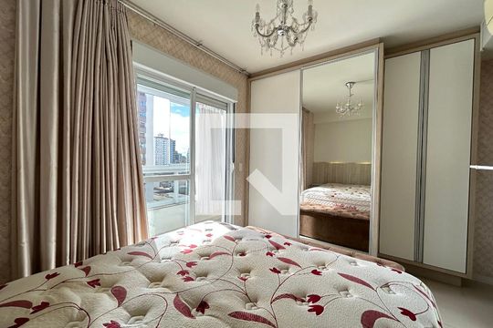 Suíte  de apartamento para alugar com 3 quartos, 106m² em Capoeiras, Florianópolis