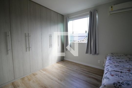 Quarto 2 de casa à venda com 5 quartos, 170m² em Taquara, Rio de Janeiro