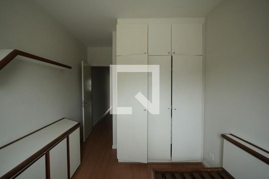 Quarto 2 de casa à venda com 3 quartos, 173m² em Jardim Pilar, Santo André