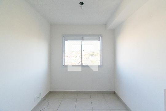 Sala  de apartamento para alugar com 1 quarto, 28m² em Jardim Itacolomi, São Paulo
