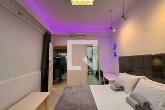 Suite  de apartamento para alugar com 2 quartos, 79m² em Ipanema, Rio de Janeiro