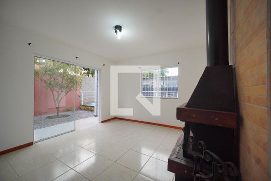 Sala da Lareira de casa para alugar com 3 quartos, 180m² em Campeche, Florianópolis