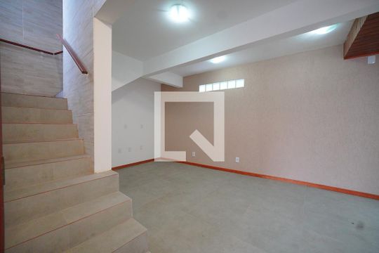 Sala de casa para alugar com 3 quartos, 180m² em Campeche, Florianópolis