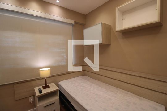 Quarto  de apartamento para alugar com 2 quartos, 90m² em Barra da Tijuca, Rio de Janeiro