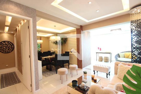 Sala de apartamento para alugar com 2 quartos, 90m² em Barra da Tijuca, Rio de Janeiro